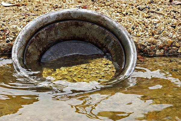 gold panning, thanks to Discovery web site