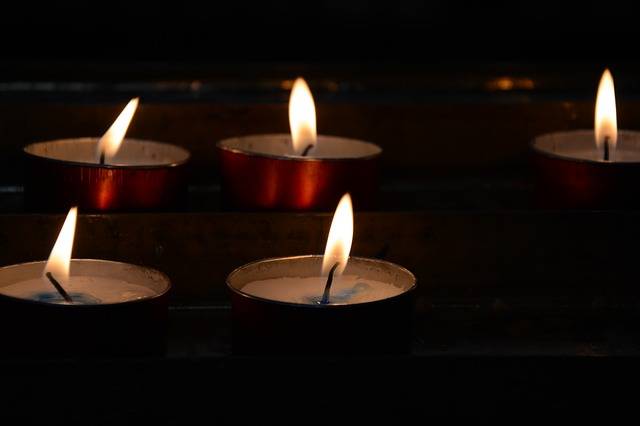 candles-1001366_640.jpg