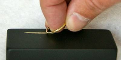 scratching-gold-to-test-purity.jpg